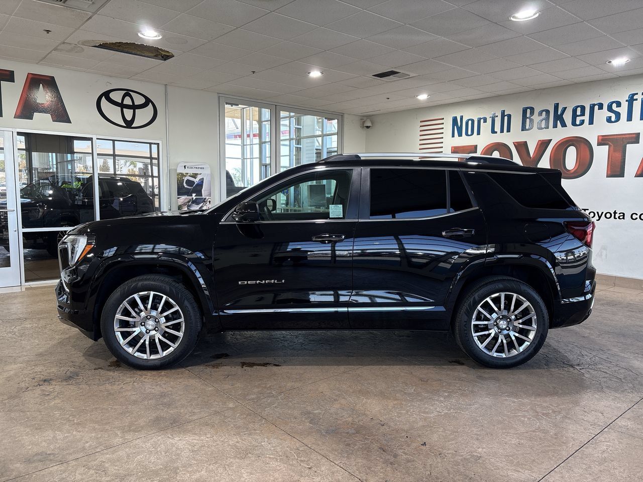 Used 2026 GMC Terrain Denali AWD/4WD image 7