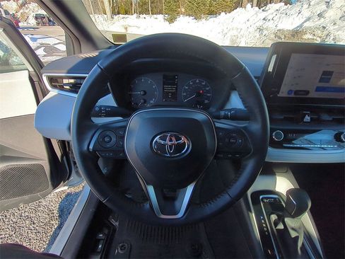 Used 2024 Toyota Corolla SE w/ SE Premium Package image 10