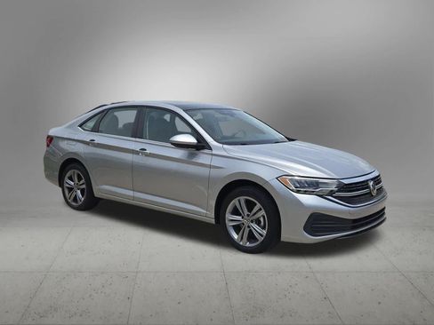 Used 2022 Volkswagen Jetta SE w/ Panoramic Sunroof Package FWD image 8
