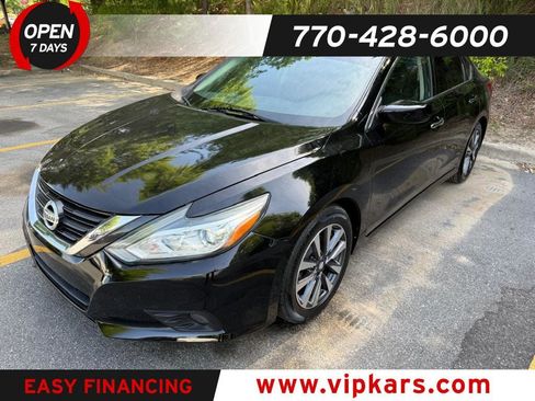 Used 2017 Nissan Altima 2.5 SV FWD image 1