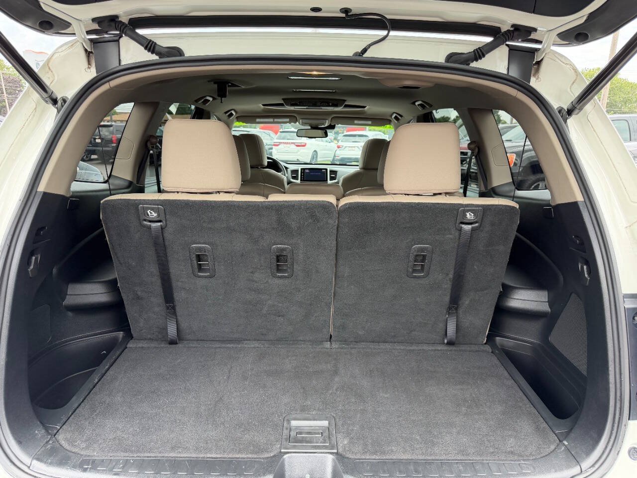 Used 2016 Honda Pilot Touring image 12