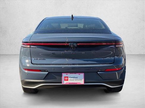 Certified 2025 Toyota Crown Nightshade image 7