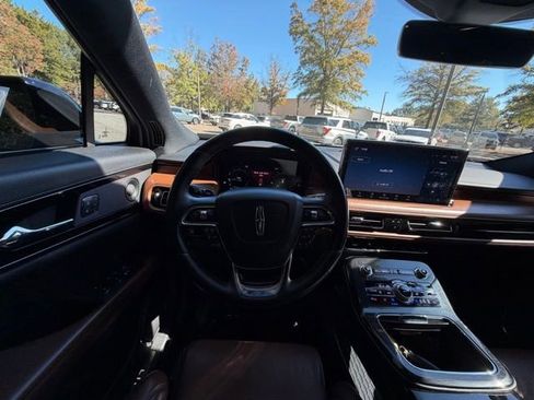 Used 2022 Lincoln Nautilus Reserve w/ Equipment Group 201A image 10