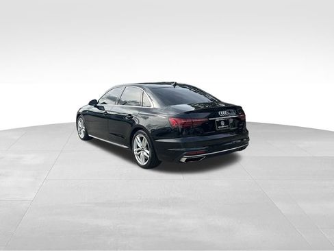 Used 2022 Audi A4 2.0T Premium w/ Convenience Package image 3