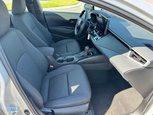 Used 2025 Toyota Corolla LE FWD image 24