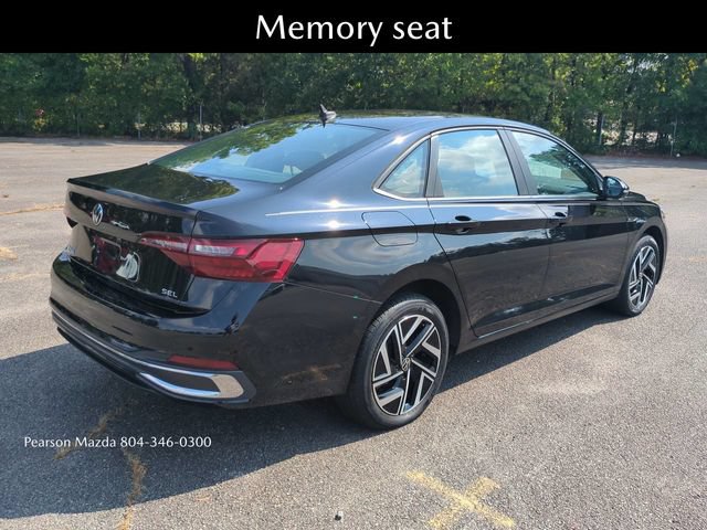 Used 2023 Volkswagen Jetta SEL FWD image 4