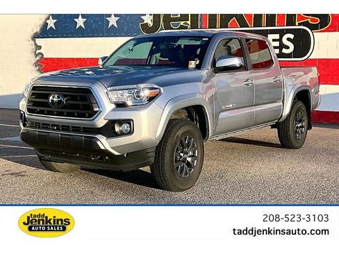 Used 2023 Toyota Tacoma SR5 w/ Technology Package image 1