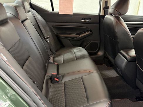 Used 2025 Nissan Altima 2.5 SR image 12