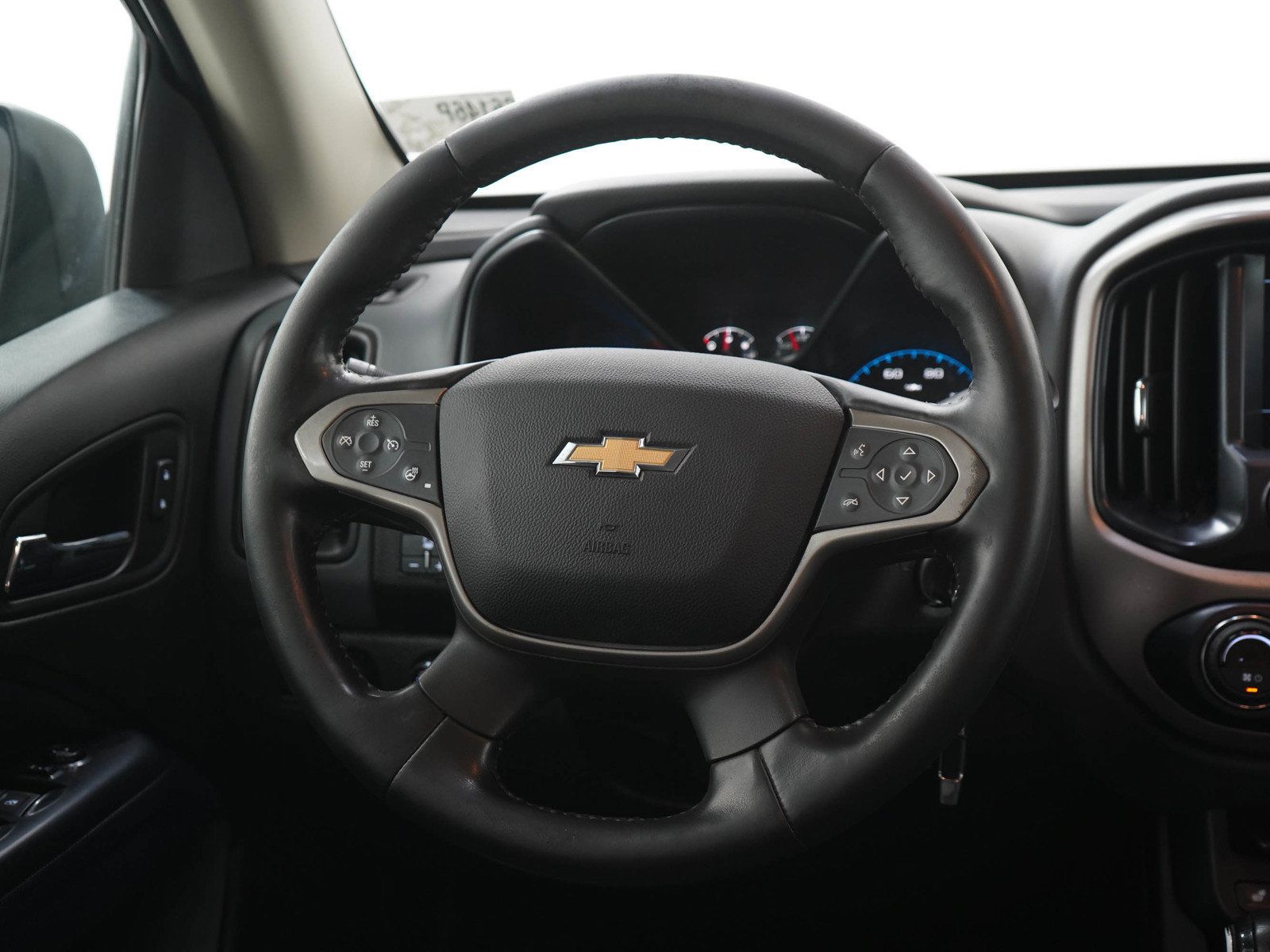 Used 2019 Chevrolet Colorado Z71 AWD/4WD image 17