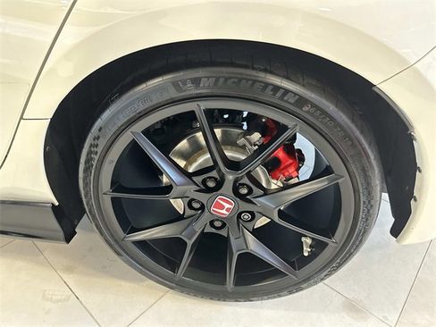 Certified 2023 Honda Civic Type R image 9