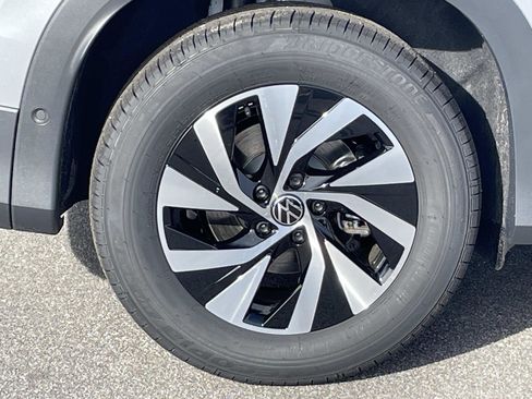 New 2026 Volkswagen Tiguan S FWD image 9
