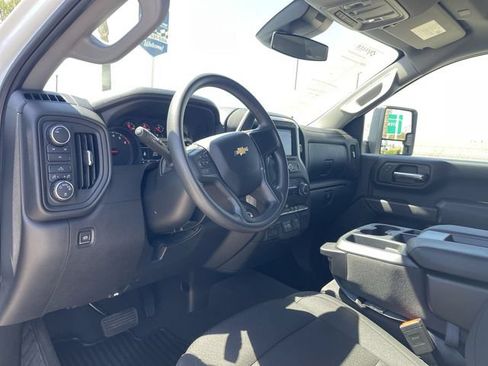 Used 2025 Chevrolet Silverado 2500 Custom AWD/4WD image 10