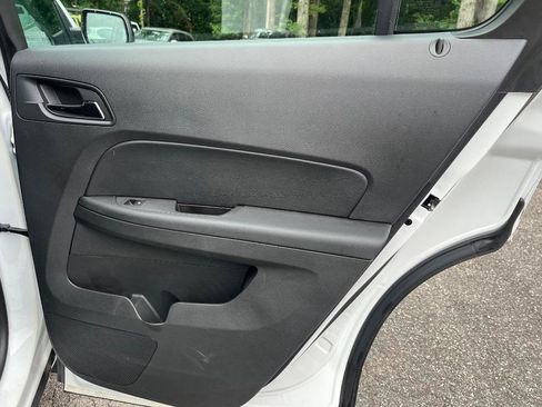 Used 2017 Chevrolet Equinox LS FWD image 27