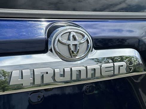 Used 2023 Toyota 4Runner Limited AWD/4WD image 28