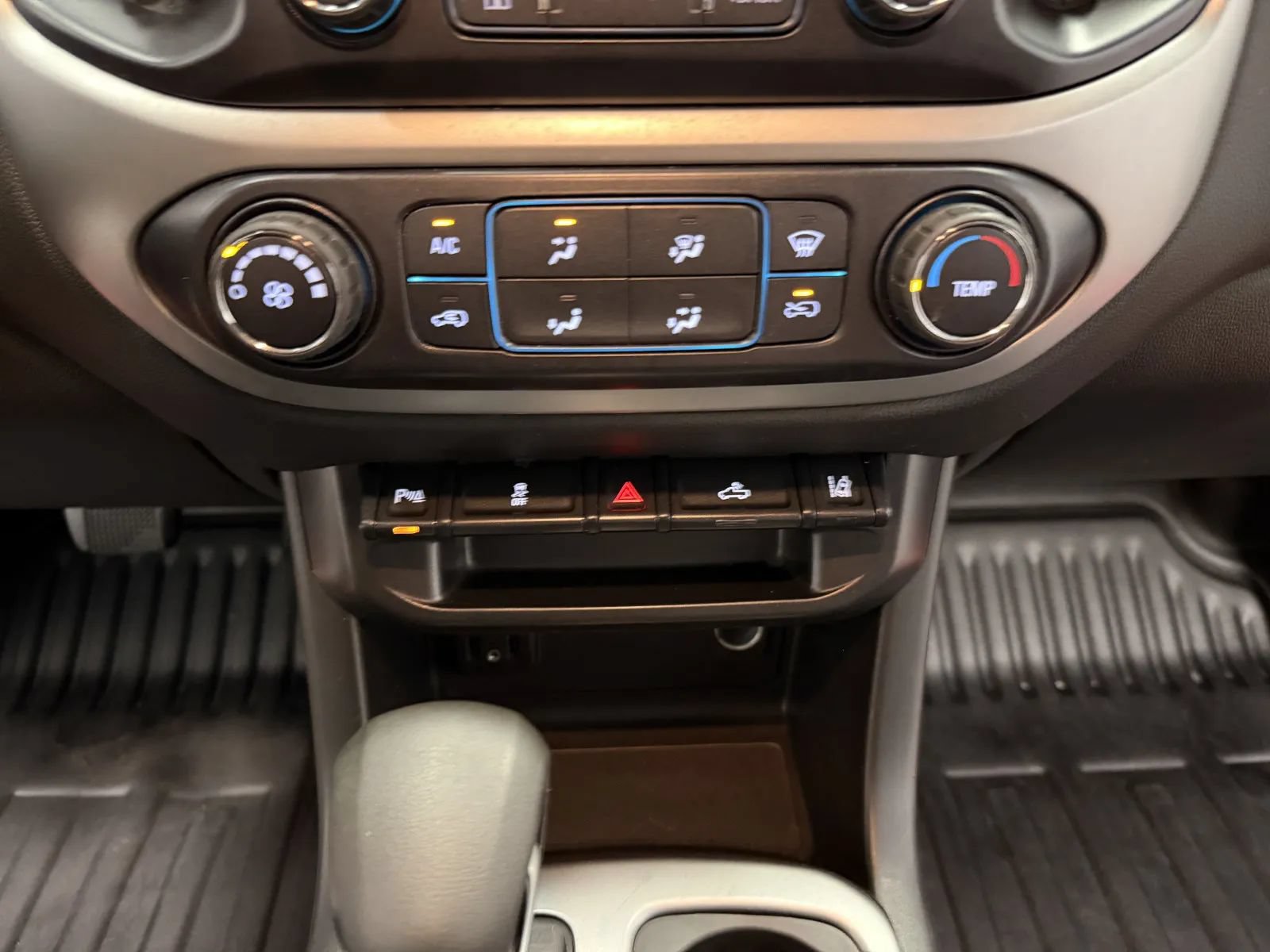 Used 2022 Chevrolet Colorado LT w/ Fleet Safety Package RWD image 31