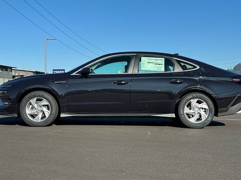 Used 2025 Hyundai Sonata SE image 6