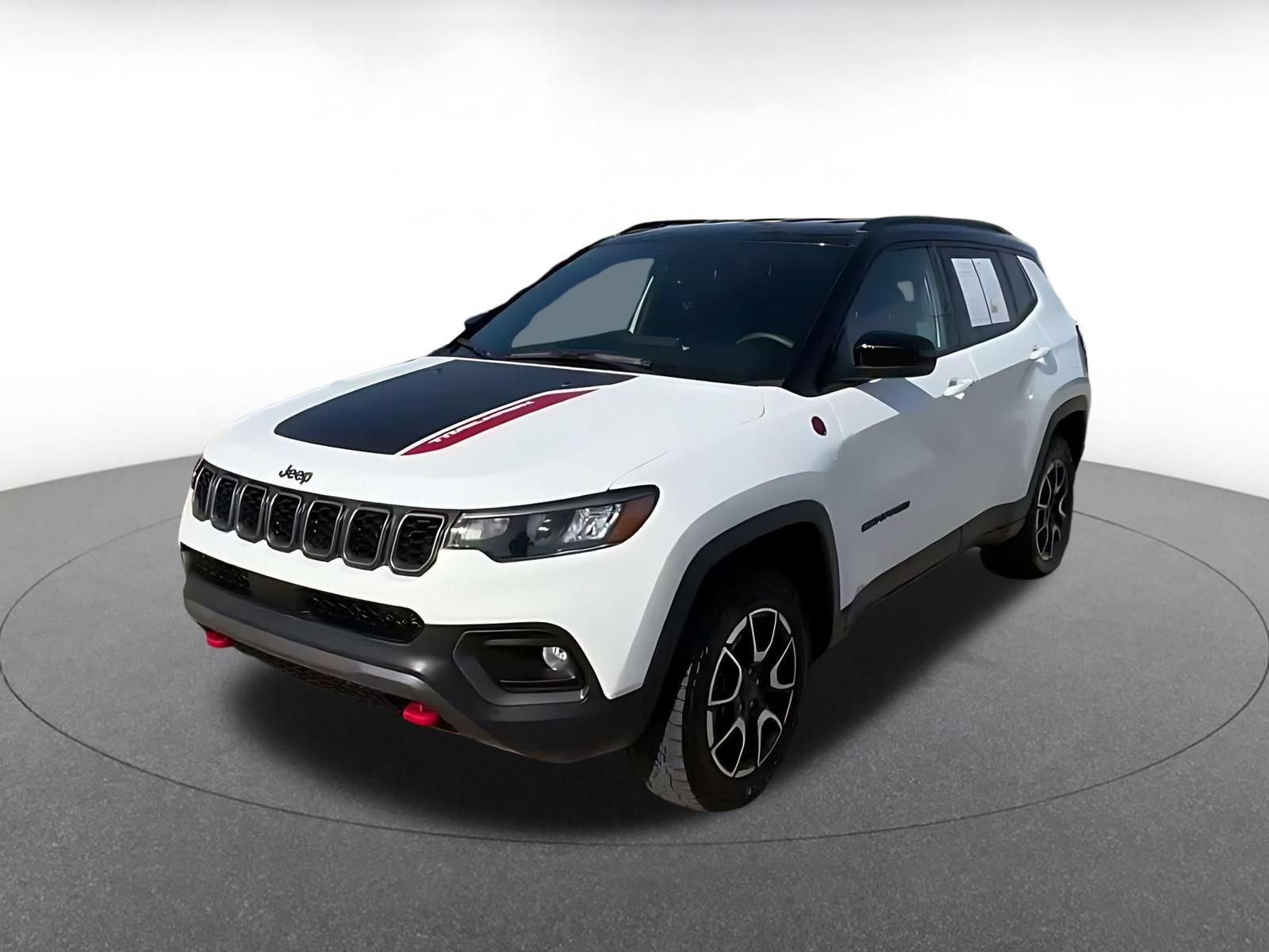 Used 2025 Jeep Compass Trailhawk AWD/4WD image 6