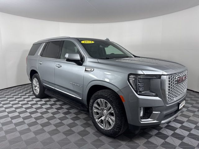 Used 2024 GMC Yukon Denali AWD/4WD image 3