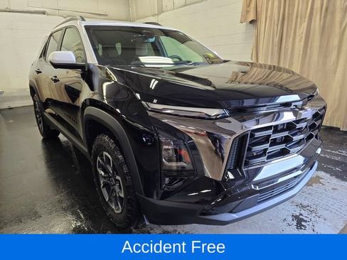 Used 2025 Chevrolet Equinox ACTIV w/ Safety and Technology Package AWD/4WD image 4