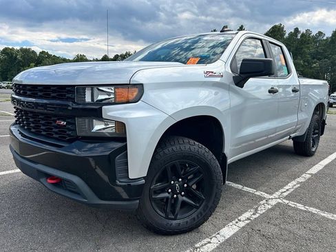 Used 2019 Chevrolet Silverado 1500 Custom Trail Boss w/ Custom Convenience Package AWD/4WD image 2