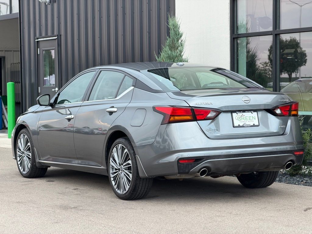Used 2023 Nissan Altima AWD image 3