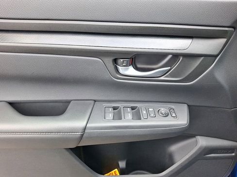 Used 2025 Honda CR-V EX image 12