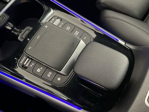 Used 2021 Mercedes-Benz GLB 250 image 21