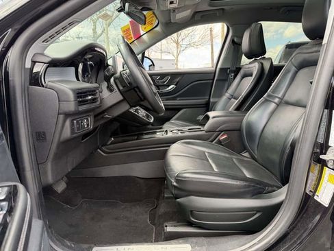 Certified 2022 Lincoln Corsair AWD w/ Premium Package image 9