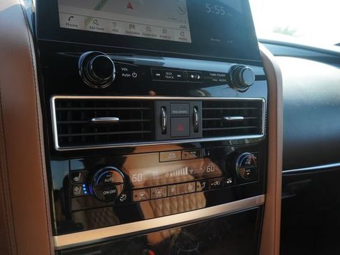 Used 2024 INFINITI QX80 Sensory AWD/4WD image 26