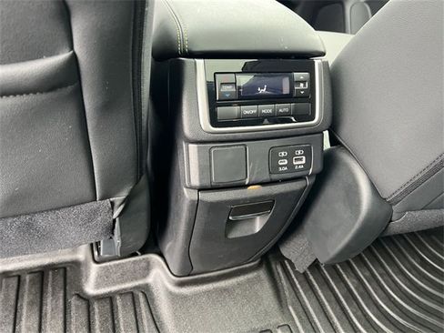 Used 2024 Subaru Ascent Onyx Edition image 21
