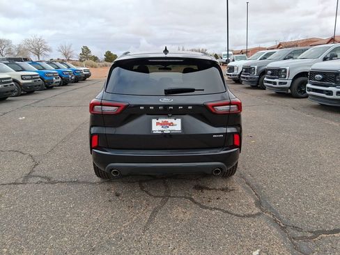 Used 2024 Ford Escape ST-Line image 4