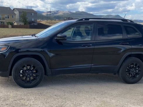 Certified 2023 Jeep Cherokee Altitude Lux image 5