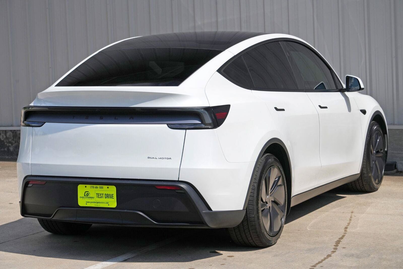Used 2026 Tesla Model Y Long Range AWD/4WD image 59