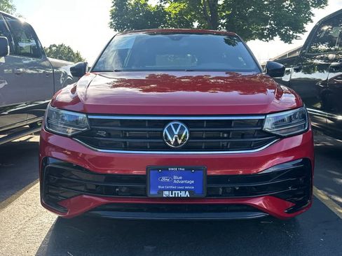 Used 2024 Volkswagen Tiguan SE R-Line AWD/4WD image 2