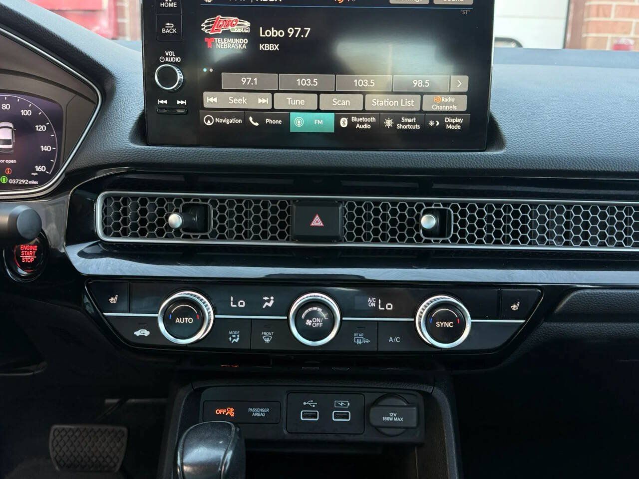 Used 2022 Honda Civic Touring image 9