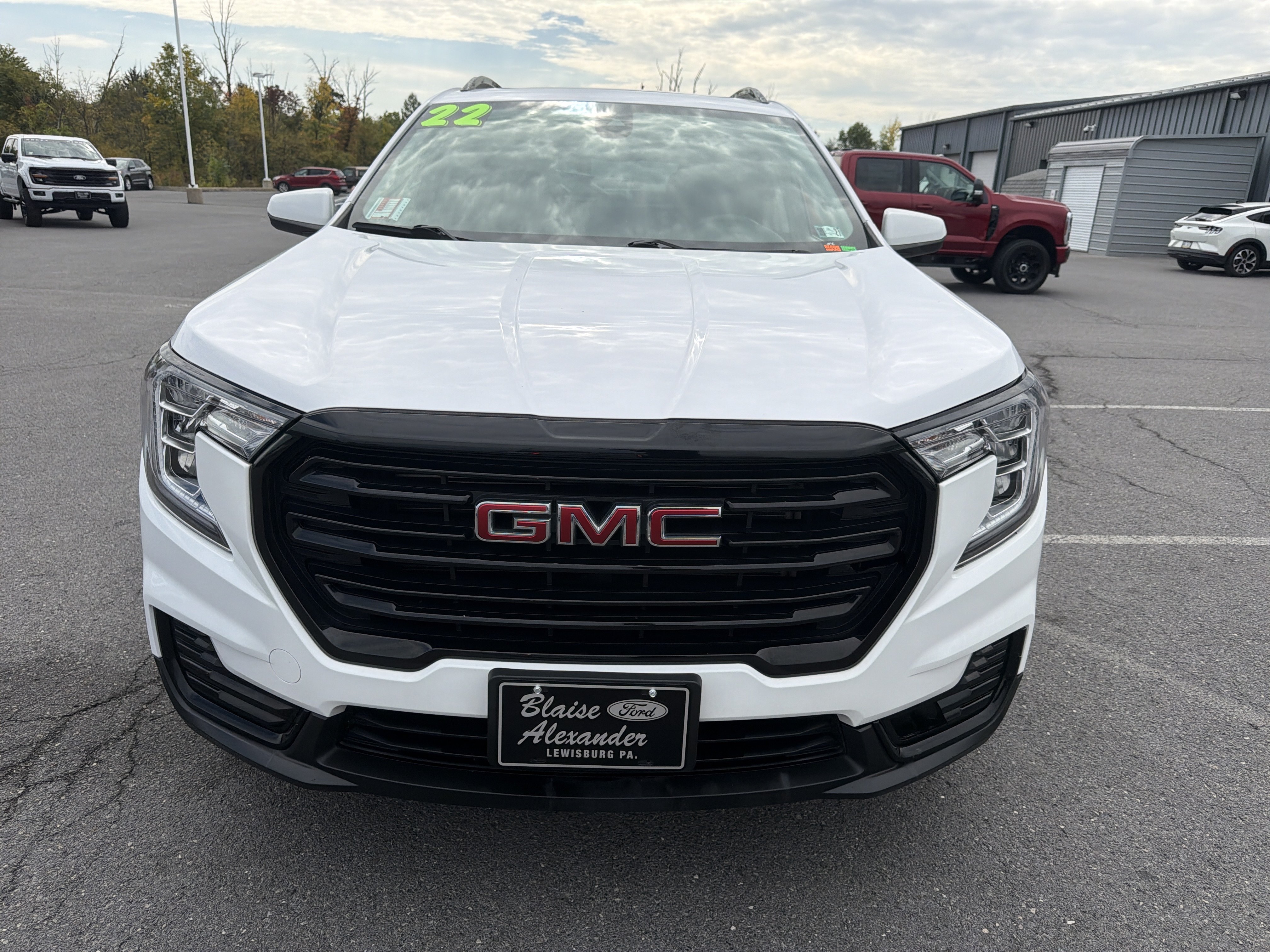 Used 2022 GMC Terrain SLE w/ Driver Convenience Package AWD/4WD image 9