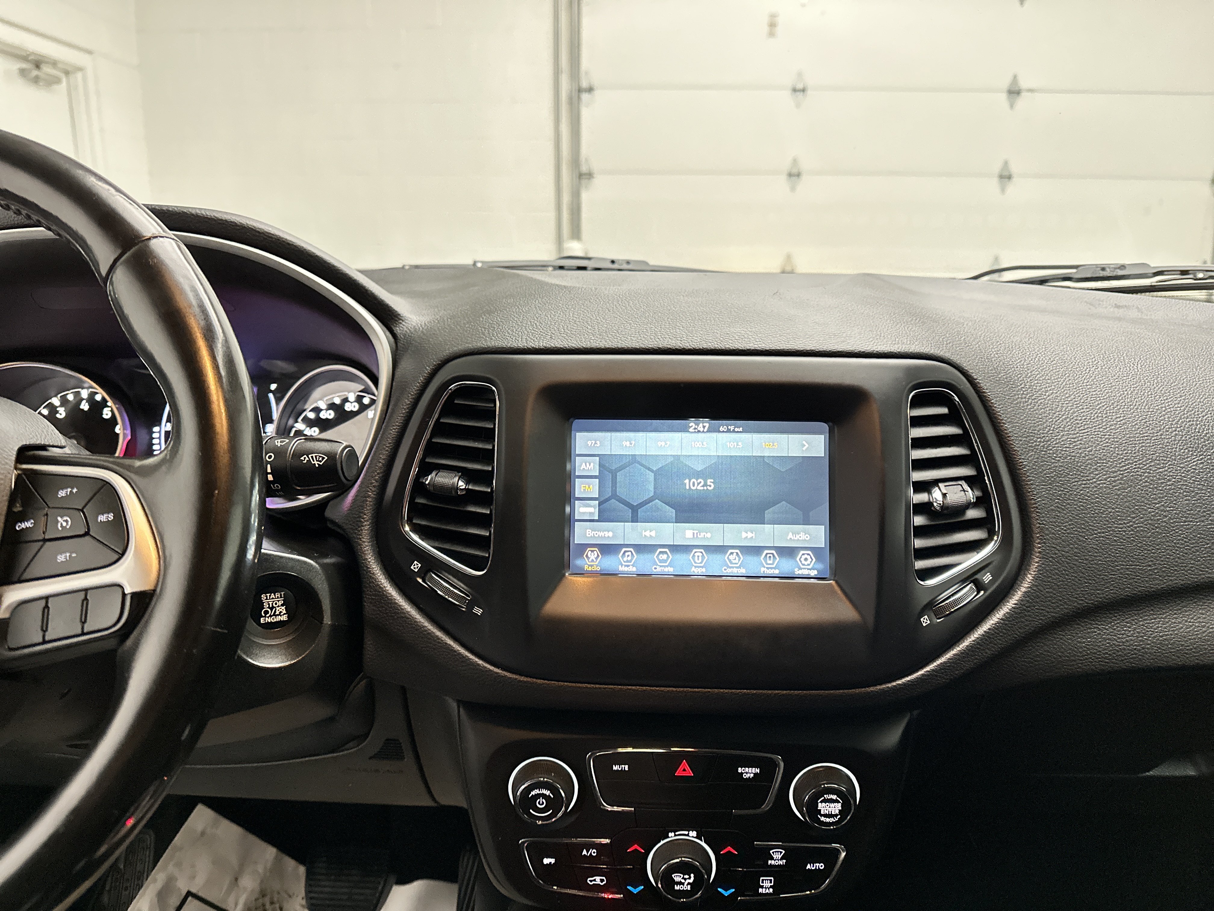 Used 2020 Jeep Compass Latitude w/ Cold Weather Group AWD/4WD image 26