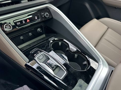 New 2025 Audi Q5 Prestige image 24