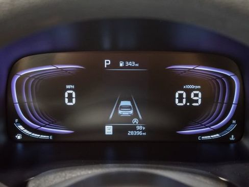 Used 2025 Kia Soul LX w/ LX Technology Package FWD image 13