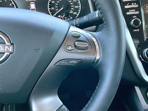 Certified 2024 Nissan Murano SV image 17