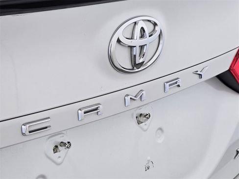 Used 2020 Toyota Camry XSE image 13