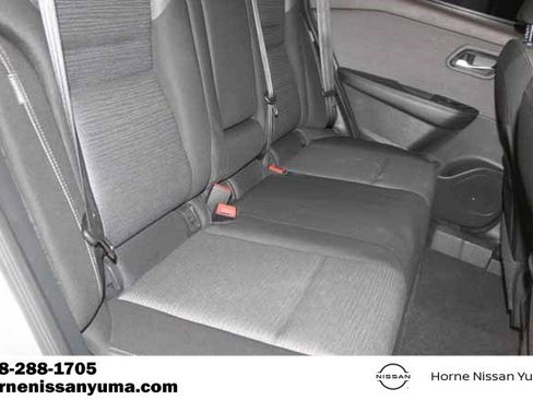 Used 2022 Nissan Rogue SV image 7