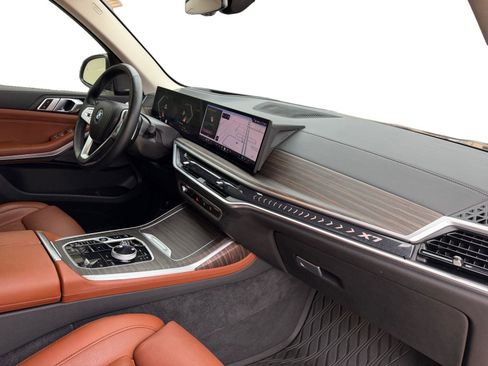 Used 2024 BMW X7 xDrive40i w/ Executive Package image 23
