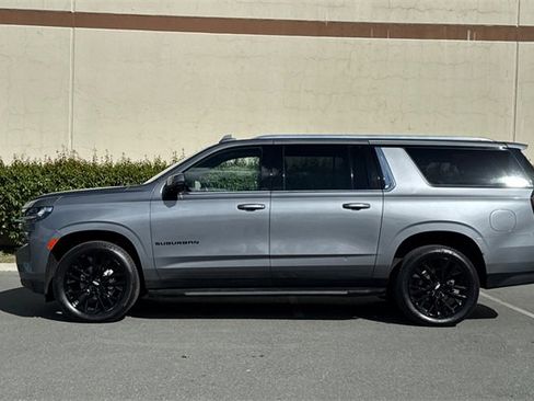 Used 2021 Chevrolet Suburban LT w/ LT Signature Package image 7