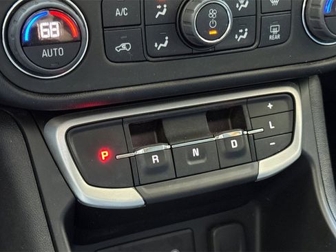 Used 2023 GMC Terrain SLE w/ Driver Convenience Package image 30