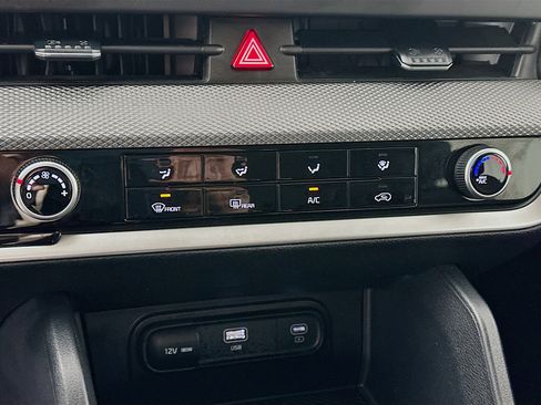 Used 2024 Kia Sportage LX image 22