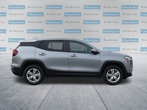 Used 2024 GMC Terrain SLE image 4