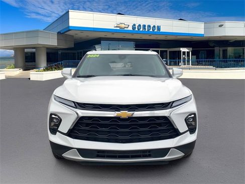 Used 2024 Chevrolet Blazer LT image 2