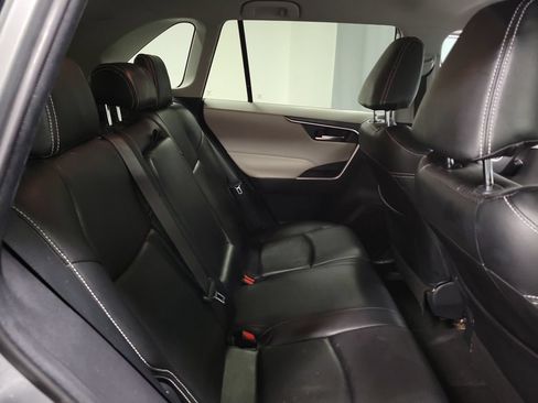 Used 2020 Toyota RAV4 XLE FWD image 28