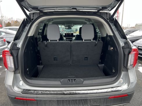 Used 2025 Ford Explorer Active w/ Active Comfort Package image 33